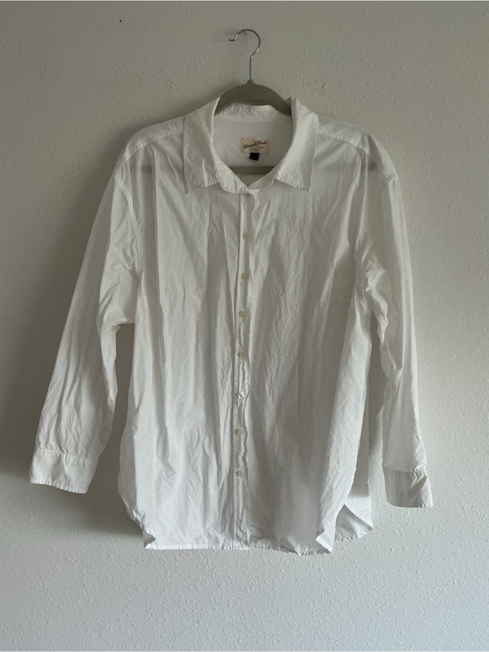 Universal Thread Men's White Long-Sleeve Button Shirt